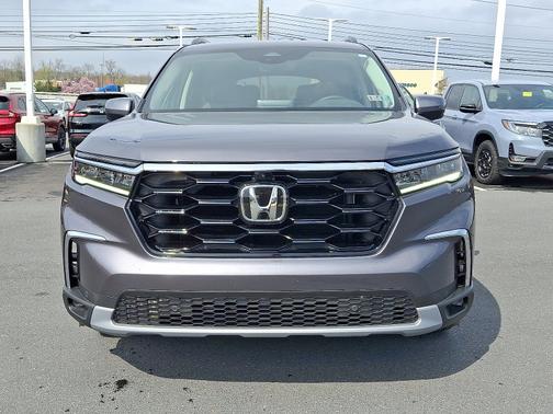 Modern Steel Metallic 2025 Honda Pilot