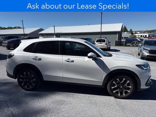 Platinum White Pearl 2027 Honda HR-V