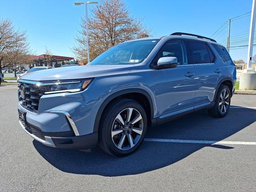Sonic Gray Pearl 2024 Honda Pilot