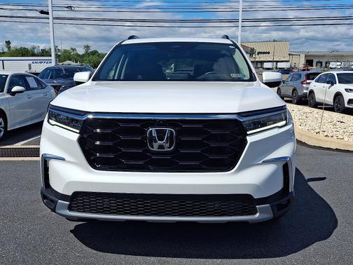Platinum White Pearl 2025 Honda Pilot