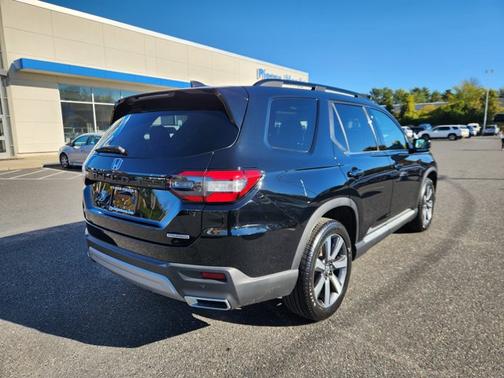 2024 Honda Pilot Touring