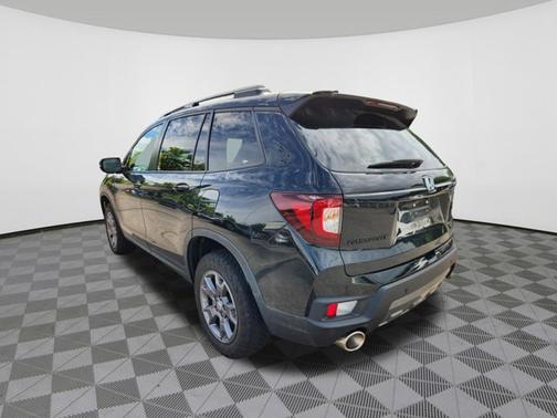 Crystal Black Pearl 2024 Honda Passport TrailSport