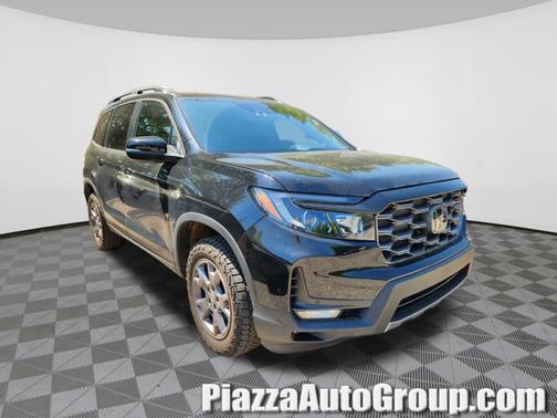 Crystal Black Pearl 2024 Honda Passport TrailSport