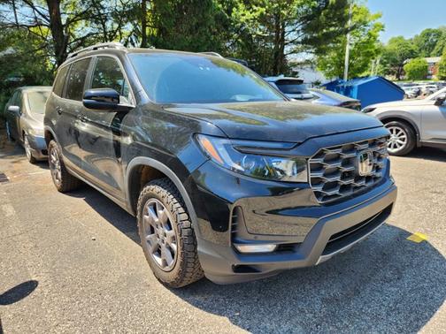 Crystal Black Pearl 2024 Honda Passport TrailSport