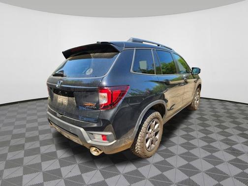 Crystal Black Pearl 2024 Honda Passport TrailSport