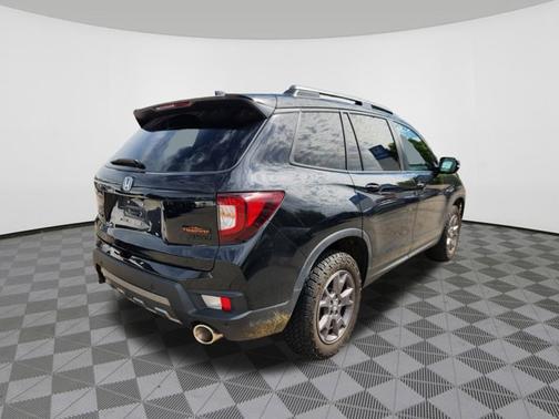 Crystal Black Pearl 2024 Honda Passport TrailSport