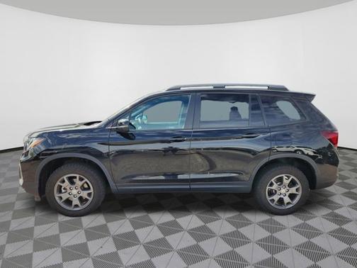 Crystal Black Pearl 2024 Honda Passport TrailSport