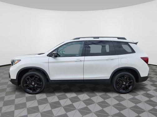 Platinum White Pearl 2024 Honda Passport Black Edition