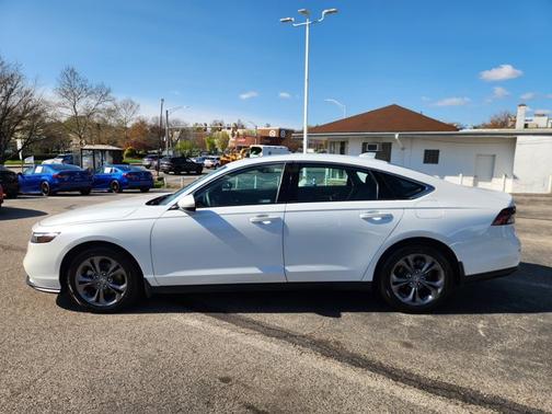 Platinum White Pearl 2023 Honda Accord EX