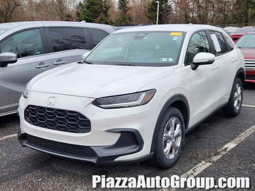 Platinum White Pearl 2024 Honda HR-V LX