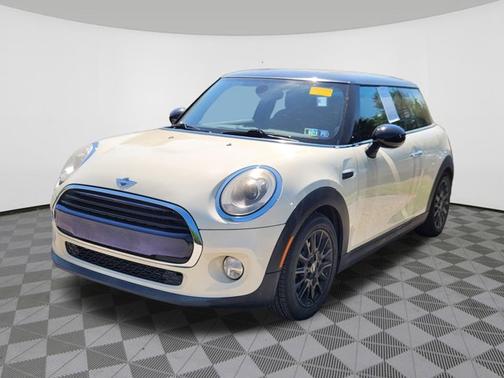 Pepper White 2017 MINI Hardtop Cooper