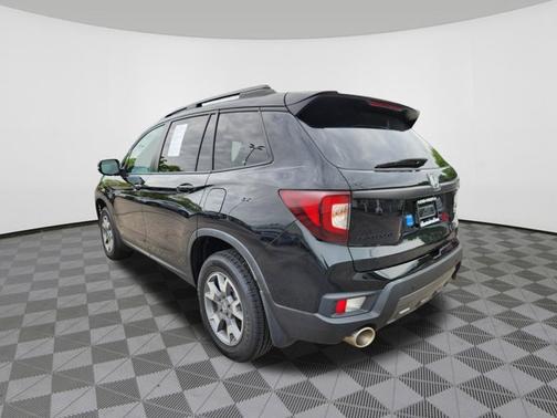 Crystal Black Pearl 2023 Honda Passport TrailSport