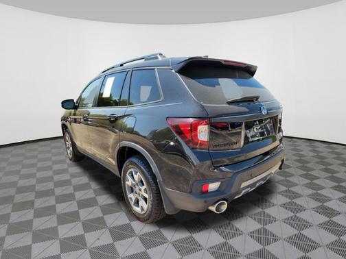Crystal Black Pearl 2023 Honda Passport TrailSport
