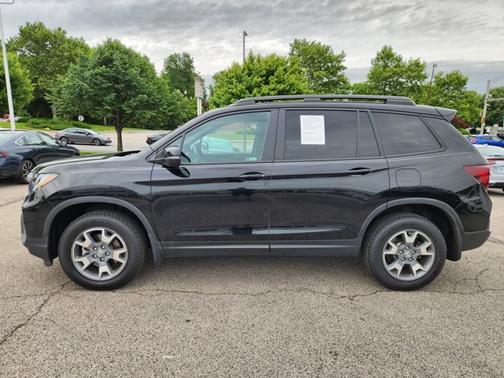 Crystal Black Pearl 2023 Honda Passport TrailSport