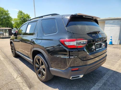 Crystal Black Pearl 2025 Honda Pilot Black Edition