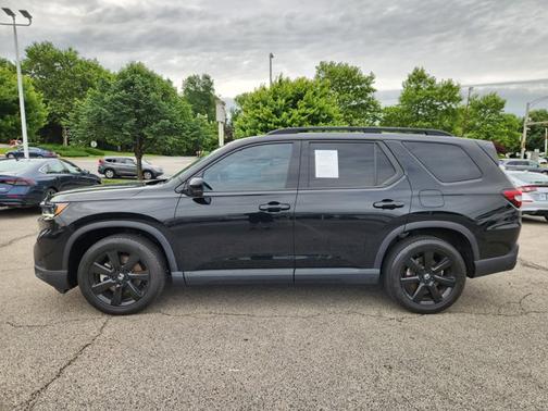 Crystal Black Pearl 2025 Honda Pilot Black Edition