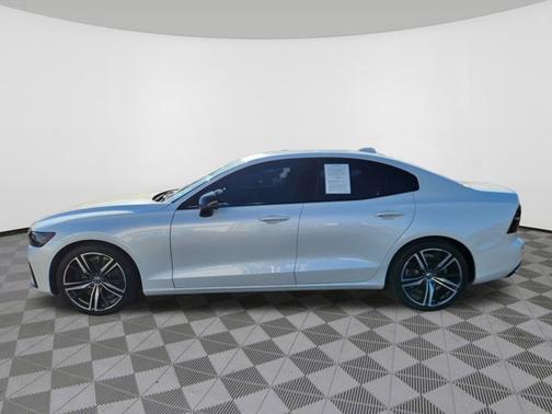 2019 Volvo S60 R-Design
