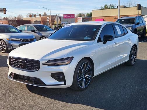 2019 Volvo S60 R-Design