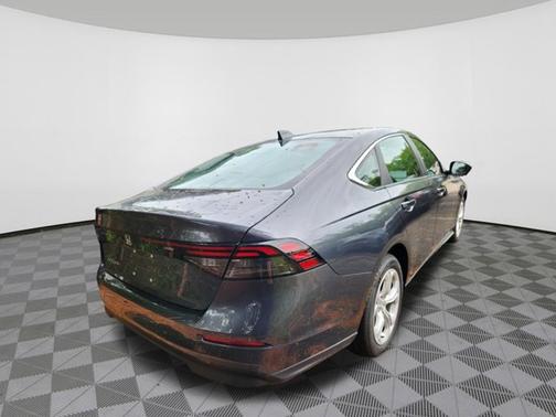 Meteorite Gray Metallic 2025 Honda Accord LX