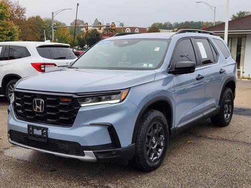 Sonic Gray Pearl 2025 Honda Pilot TrailSport