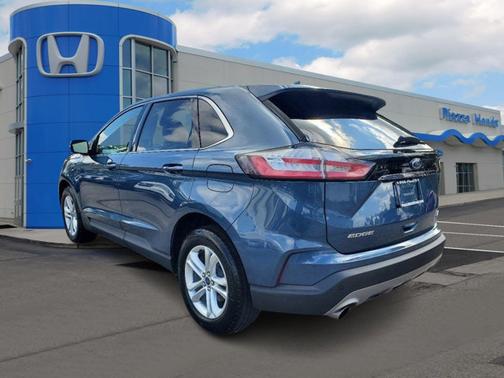 Photo 3 of 32 of 2019 Ford Edge SEL