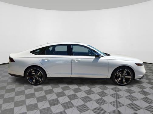 Platinum White Pearl 2026 Honda Accord SE