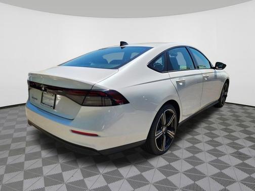 Platinum White Pearl 2026 Honda Accord SE