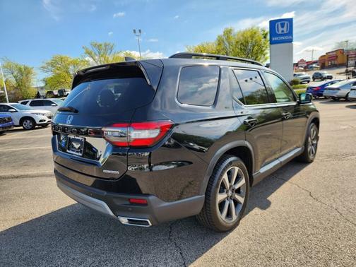 Crystal Black Pearl 2025 Honda Pilot Touring
