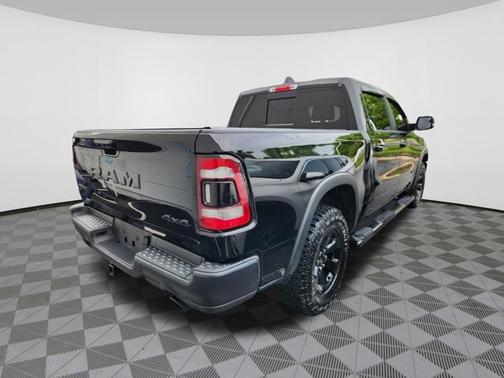 Diamond Black Crystal Pearlcoat 2020 RAM 1500 Rebel