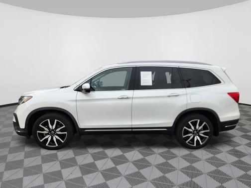 Platinum White Pearl 2021 Honda Pilot Touring 7-Passenger