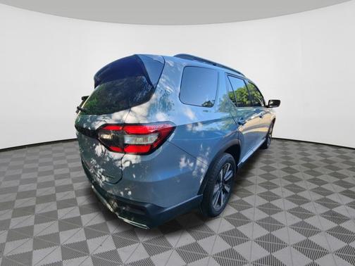 Sonic Gray Pearl 2025 Honda Pilot Touring