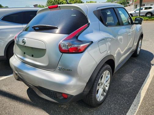 Brilliant Silver 2015 Nissan Juke SV