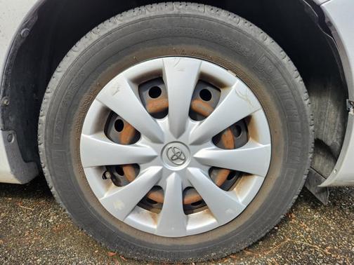 Classic Silver Metallic 2009 Toyota Corolla LE
