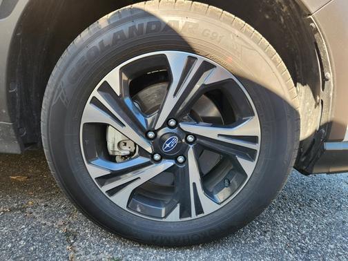 Crystal White Pearl 2025 Subaru Crosstrek Premium