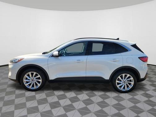 Star White Metallic Tri Coat 2022 Ford Escape Titanium