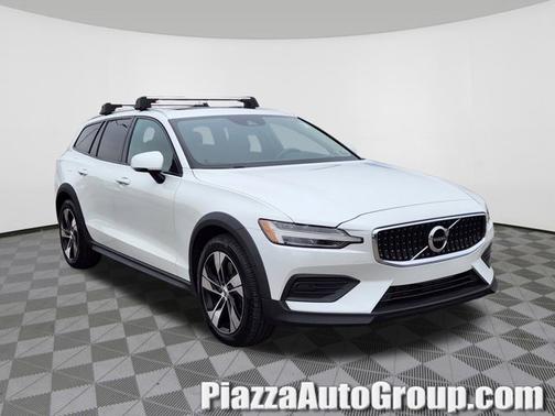 2020 Volvo V60 Cross Country T5
