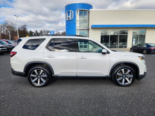 2023 Honda Pilot Touring