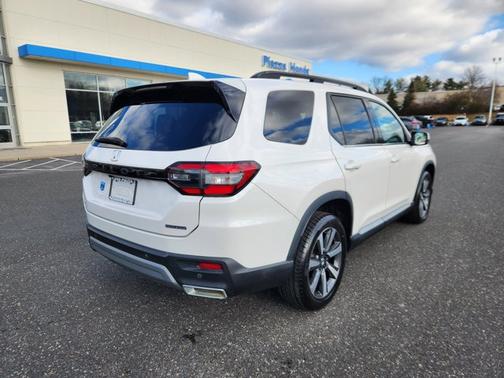 2023 Honda Pilot Touring