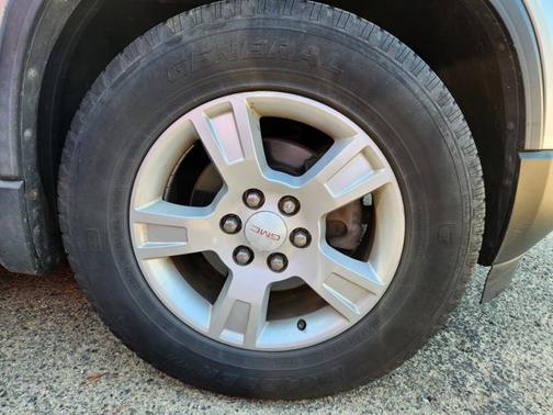 Quicksilver Metallic 2010 GMC Acadia SLE