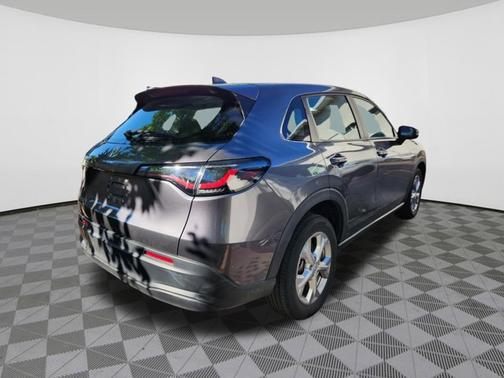 Modern Steel Metallic 2024 Honda HR-V LX
