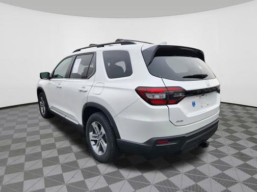 2023 Honda Pilot EX-L 8 Passenger