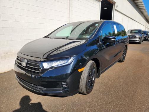 Crystal Black Pearl 2023 Honda Odyssey Sport