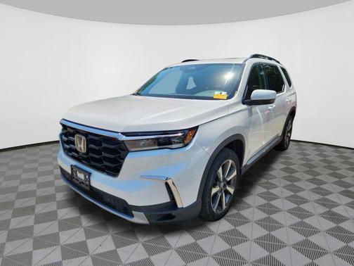 Platinum White Pearl 2023 Honda Pilot Touring