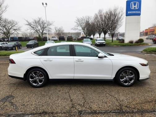 Platinum White Pearl 2023 Honda Accord EX