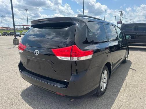 2011 Toyota Sienna LE