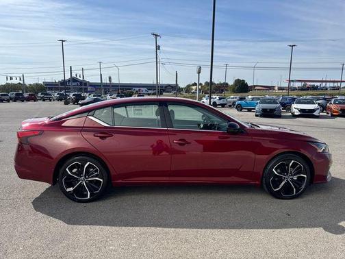 2025 Nissan Altima 2.5 SR