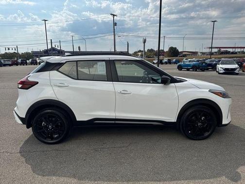 2024 Nissan Kicks SR