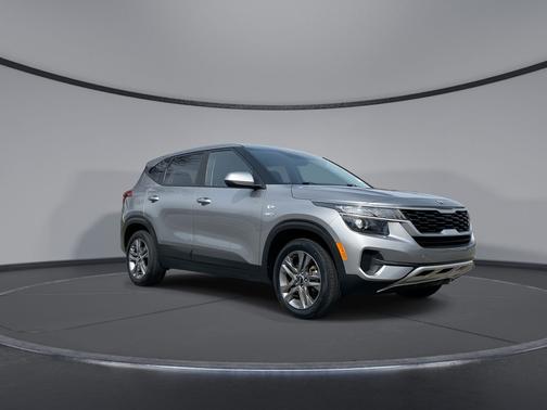 Steel Gray 2021 Kia Seltos LX