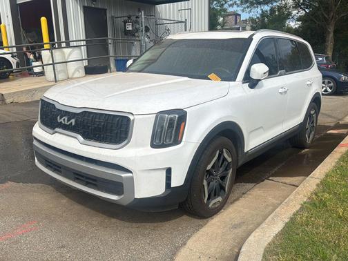 Glacial White Pearl 2023 Kia Telluride EX