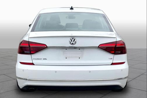 Pure White 2017 Volkswagen Passat 1.8T SEL Premium